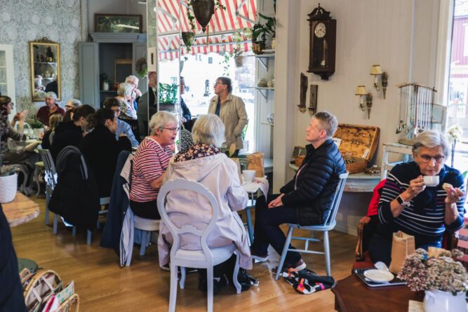 Violas söndagsöppet för kyrkfika